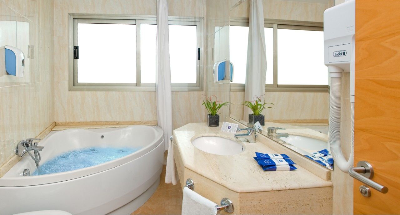 Hotel Rh Gijon & Spa 甘迪亚 外观 照片